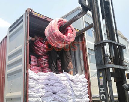 Los productos de la empresa se envían fuera del almacén.